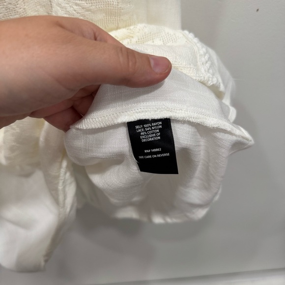 Torrid Mixed Lace Halter Top in Cloud Dancer White Size 1 - Picture 4 of 5